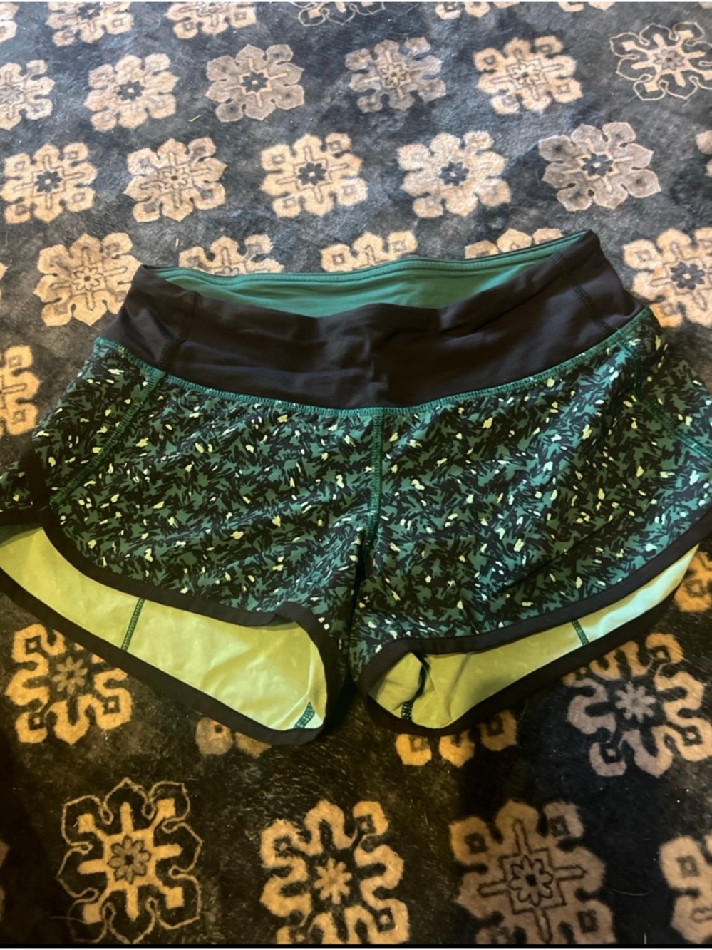 Women’s Lululemon Green Patterned Athletic Shorts